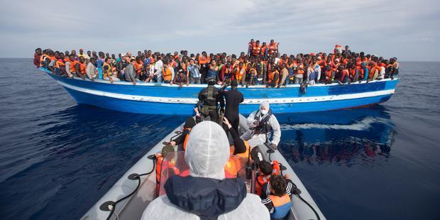 Drame en Méditerranée: réunion d’urgence prévue, crédibilité de l’UE en jeu//An unimaginable drama in the Mediterranean Sea 700 people dead while crossing to Europe: EU plans an emergency meeting